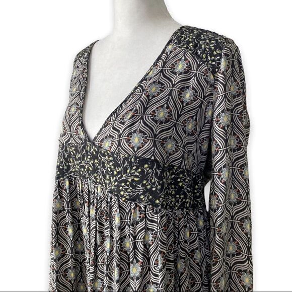 FREE People Rolling Hills Bell Sleeve Geometric Print V-Neck Tunic Top | Small - Picture 7 of 16